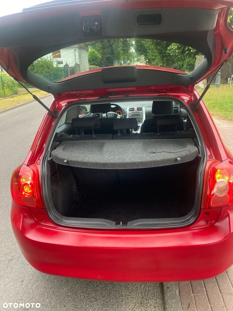 Toyota Auris 1.4 D-4D Luna - 12