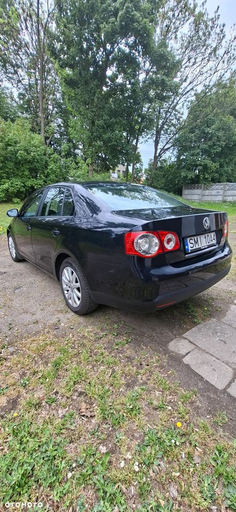 Volkswagen Jetta 1.9 TDI Comfortline - 4