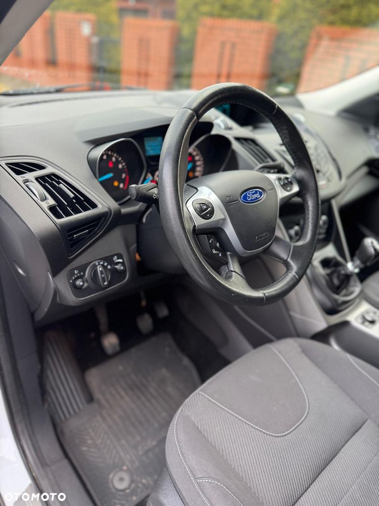 Ford Kuga - 28