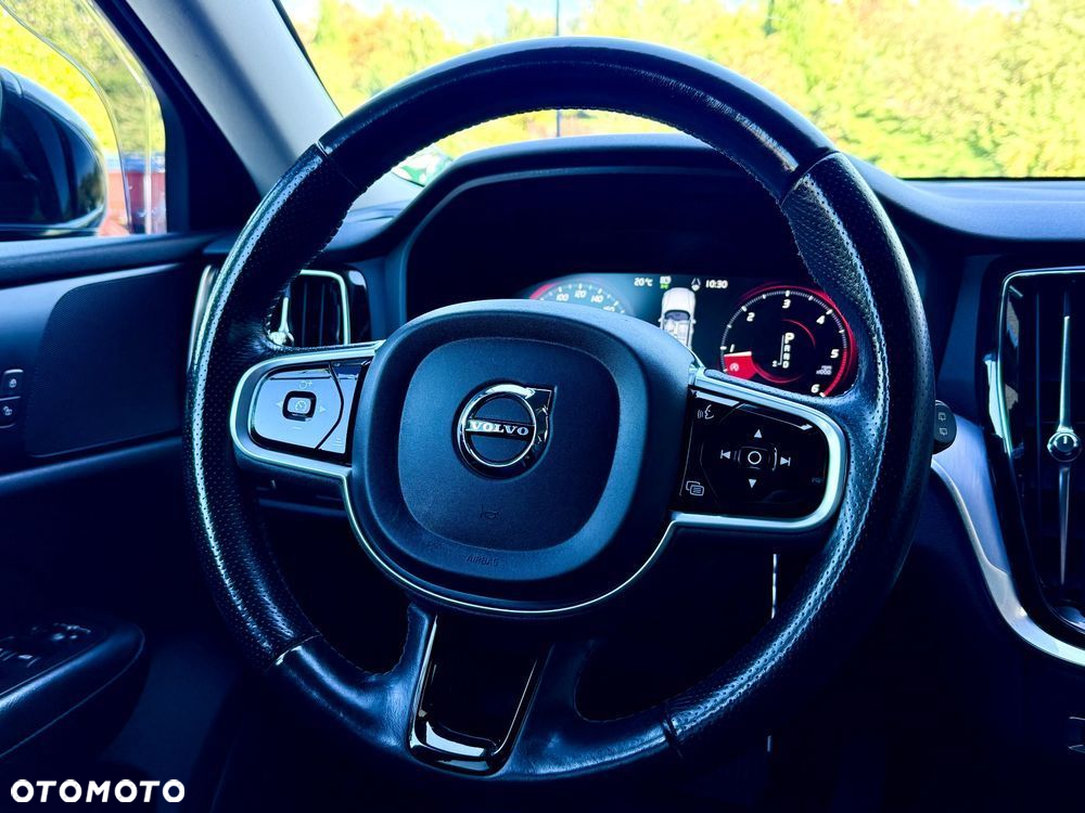 Volvo V60 D3 SCR Momentum - 29