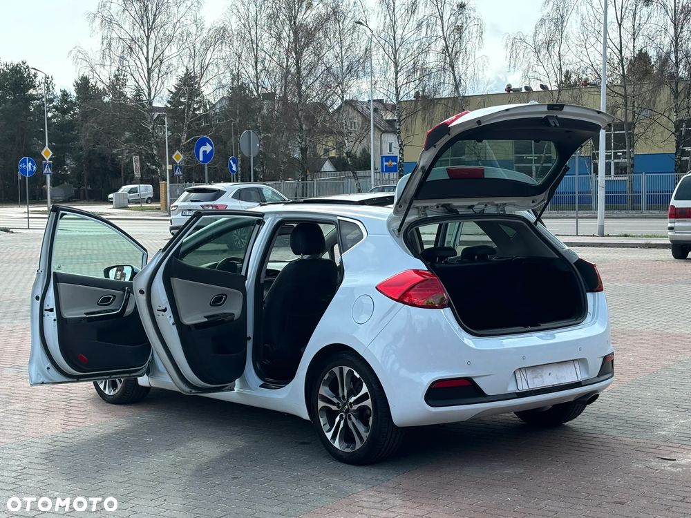 Kia Ceed 1.6 GDI DCT Platinum Edition - 14