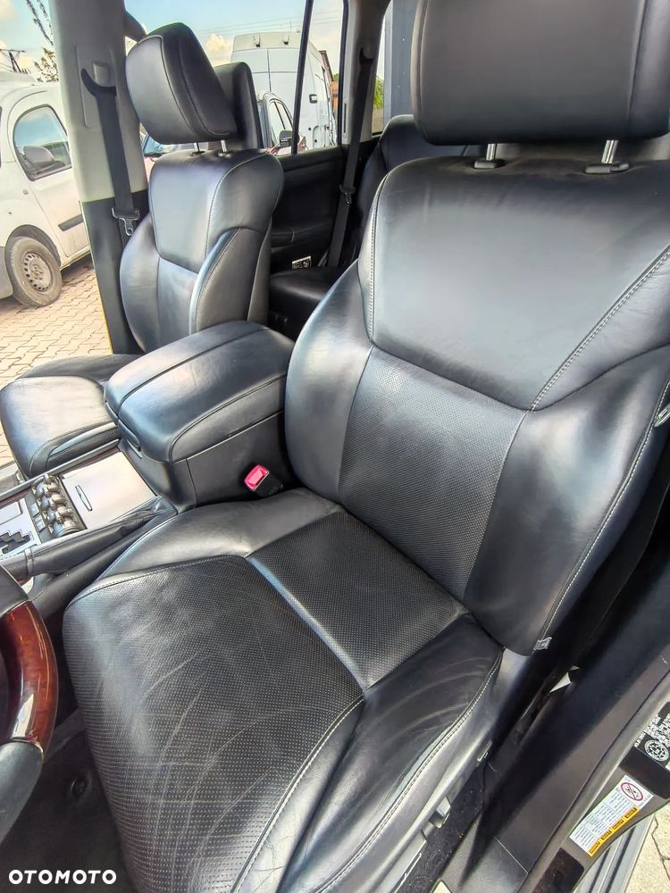 Lexus LX - 11