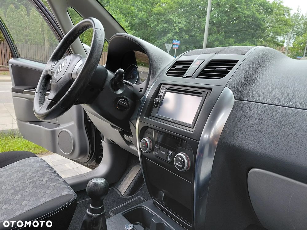 Suzuki SX4 1.6 Premium - 8