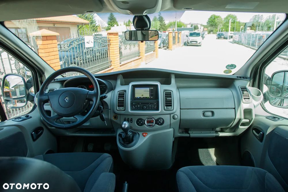 Renault Trafic Grand Passenger Black Edition - 5
