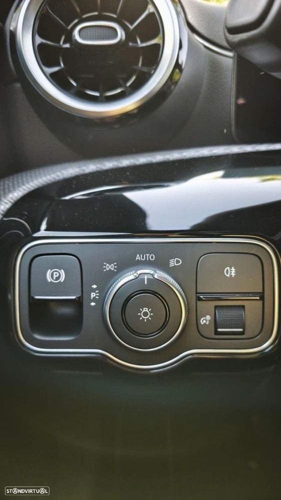 Mercedes-Benz CLA 180 d Shooting Brake Business Solutions Aut. - 35