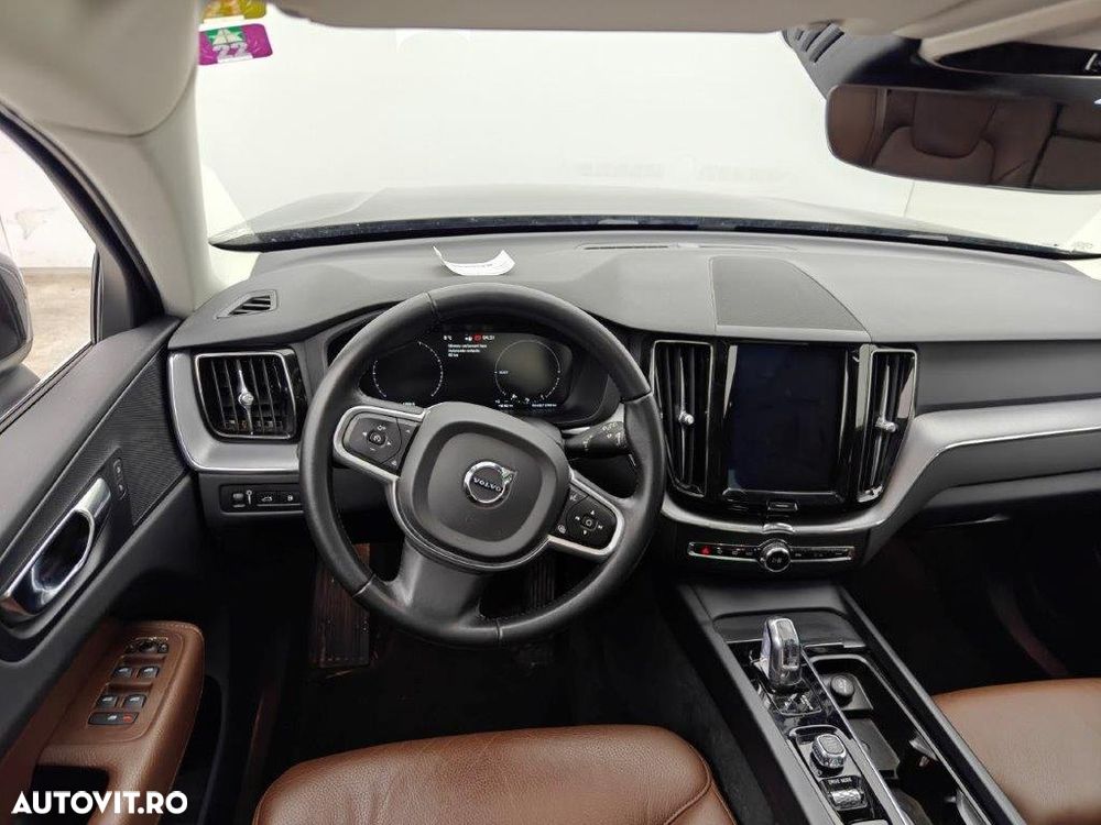 Volvo XC 60 T8 Twin Engine AWD Momentum - 10