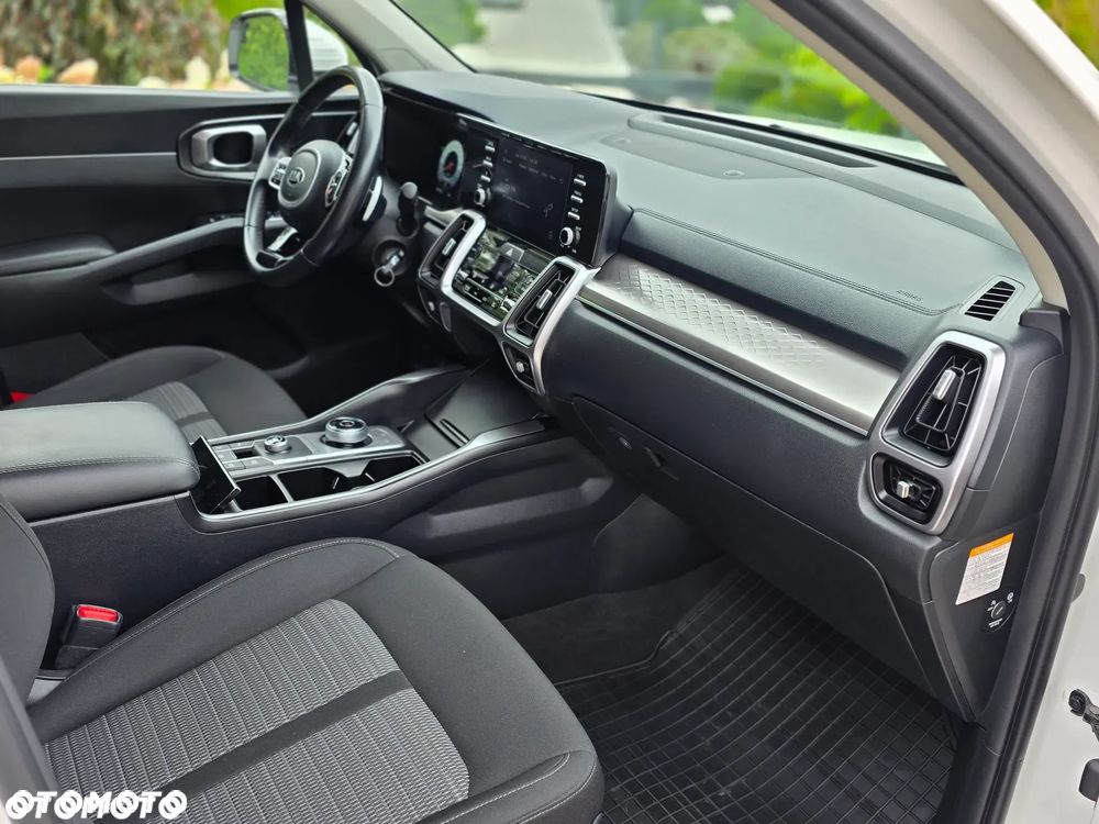 Kia Sorento 1.6 T-GDI HEV L 7os - 24