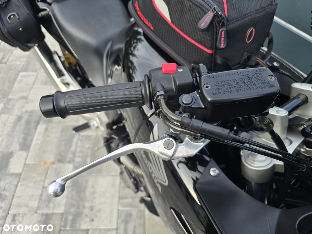 Honda CBF - 23