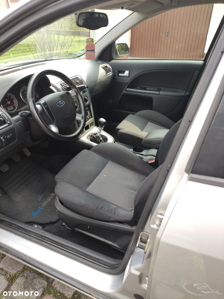 Ford Mondeo 1.8 Ambiente - 15