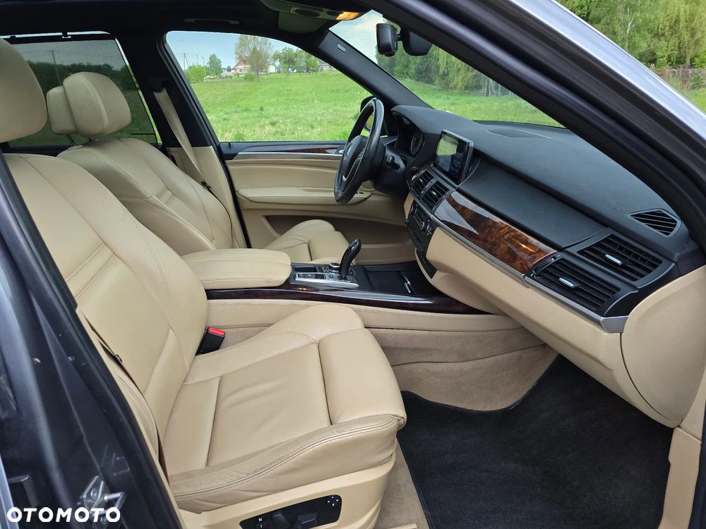 BMW X5 xDrive35d - 25