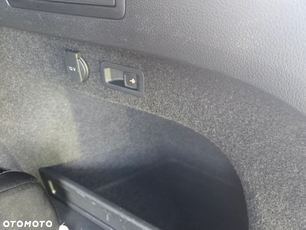 Volkswagen Passat 2.0 TDI SCR DSG Business - 21