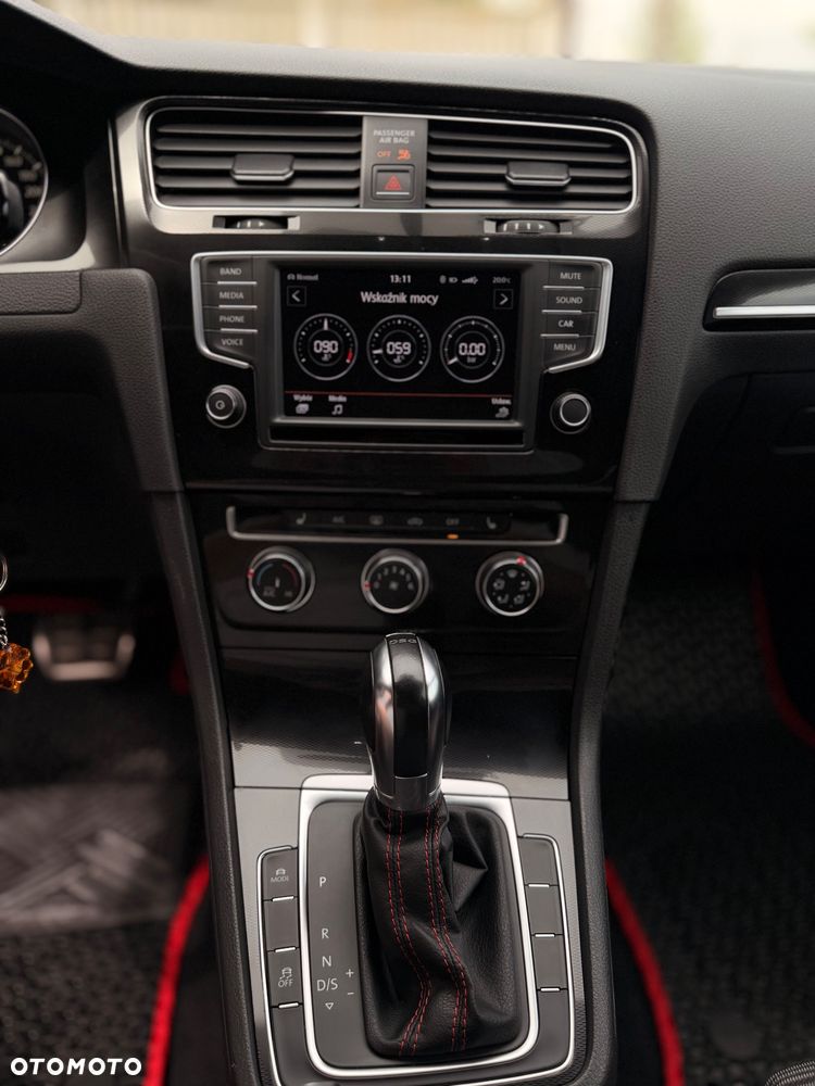 Volkswagen Golf - 13