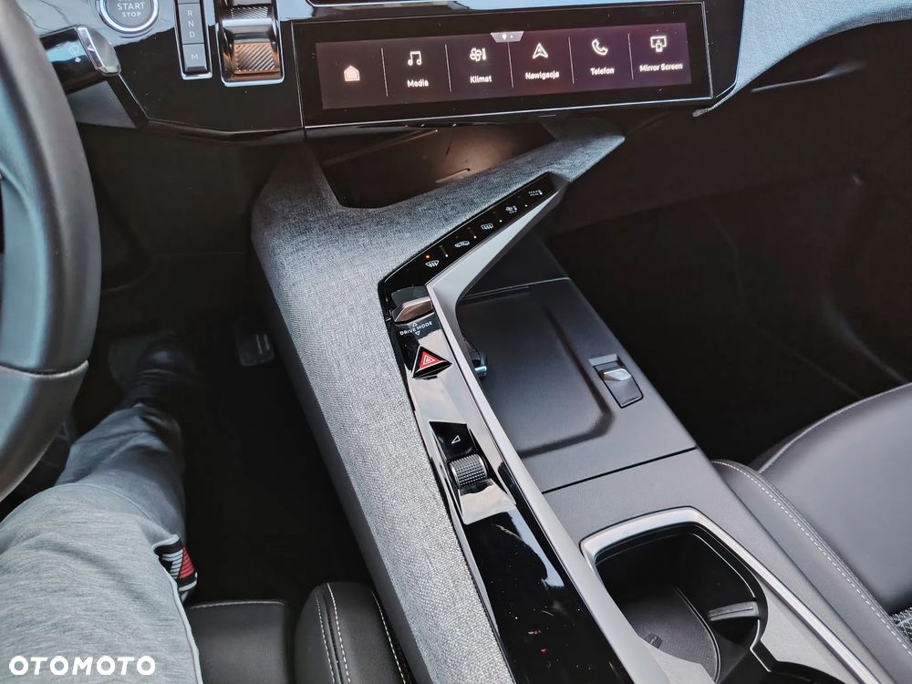 Peugeot 3008 1.2 PureTech mHEV Allure Pack S&S e-DCS6 - 18