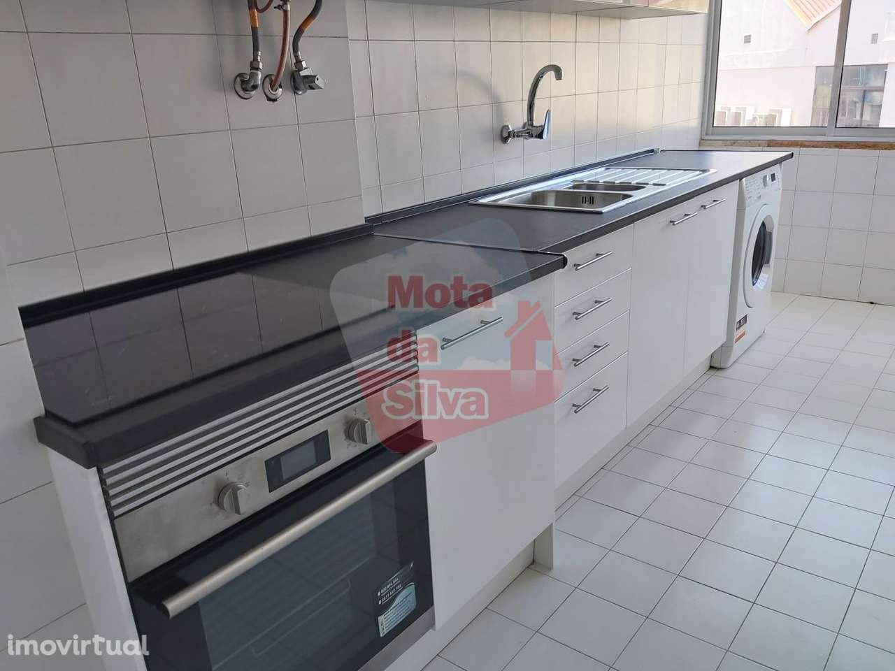 Excelente apartamento T3 para arrendamento em Cova da Piedade, Centro - Grande imagem: 3/17