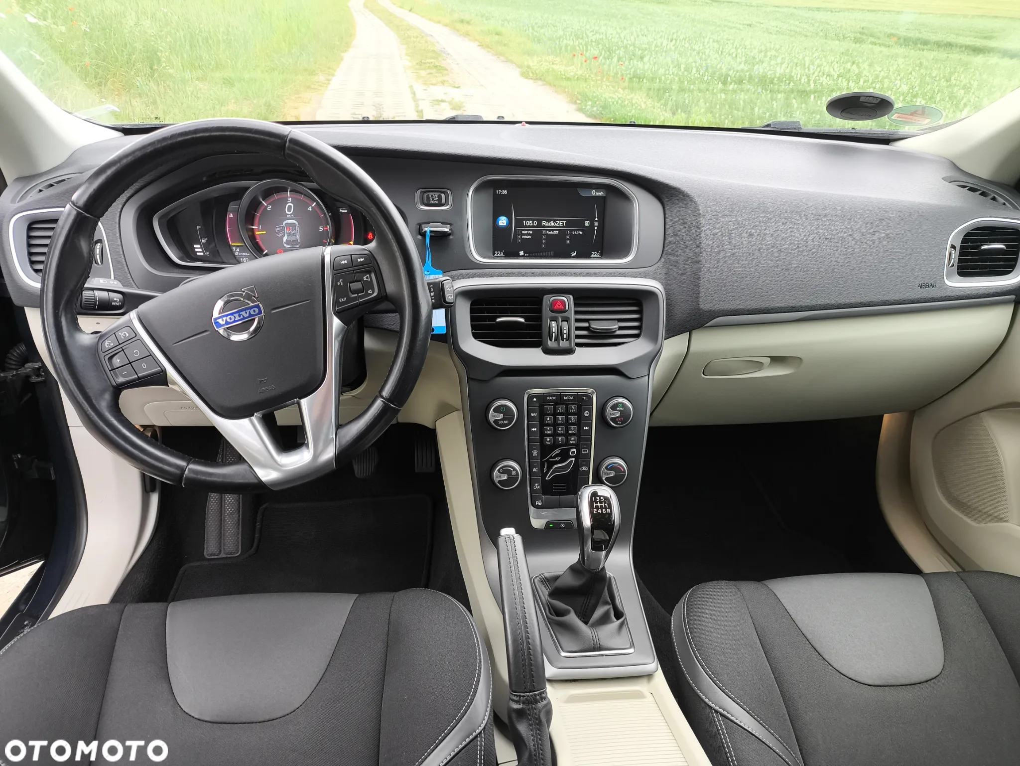 Volvo V40 D3 Momentum - 13