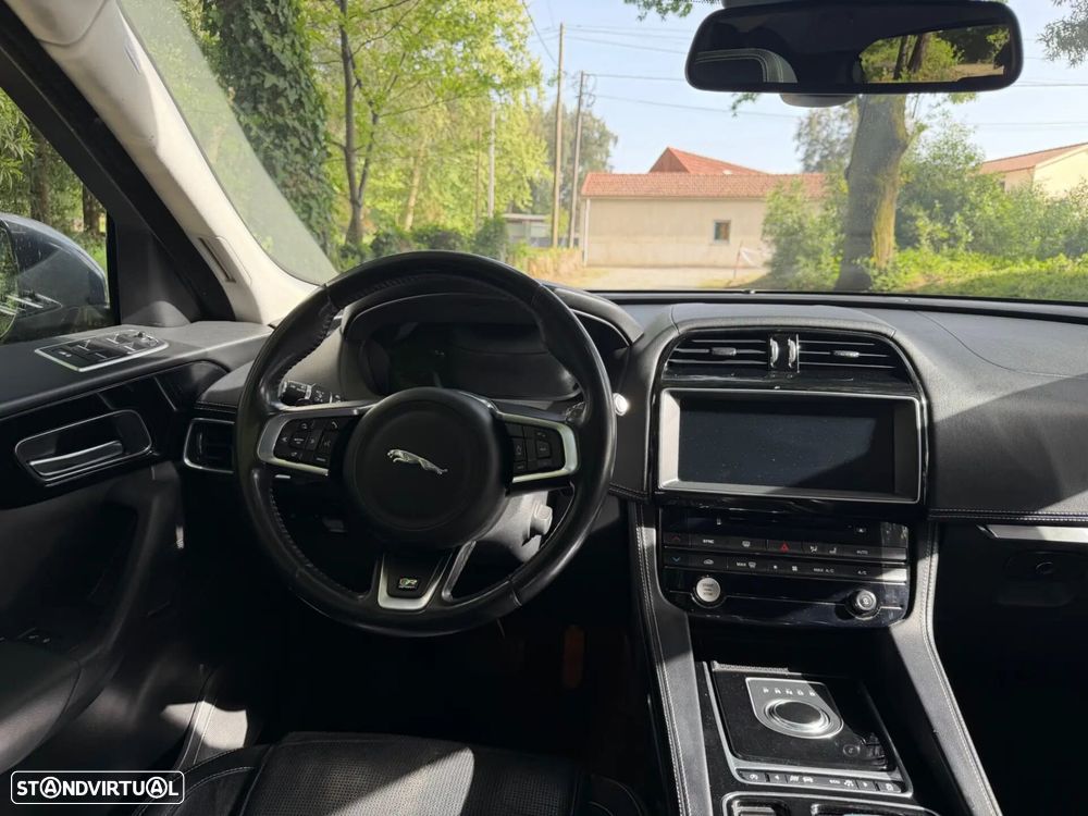 Jaguar F-Pace 20d Aut. R-Sport - 16