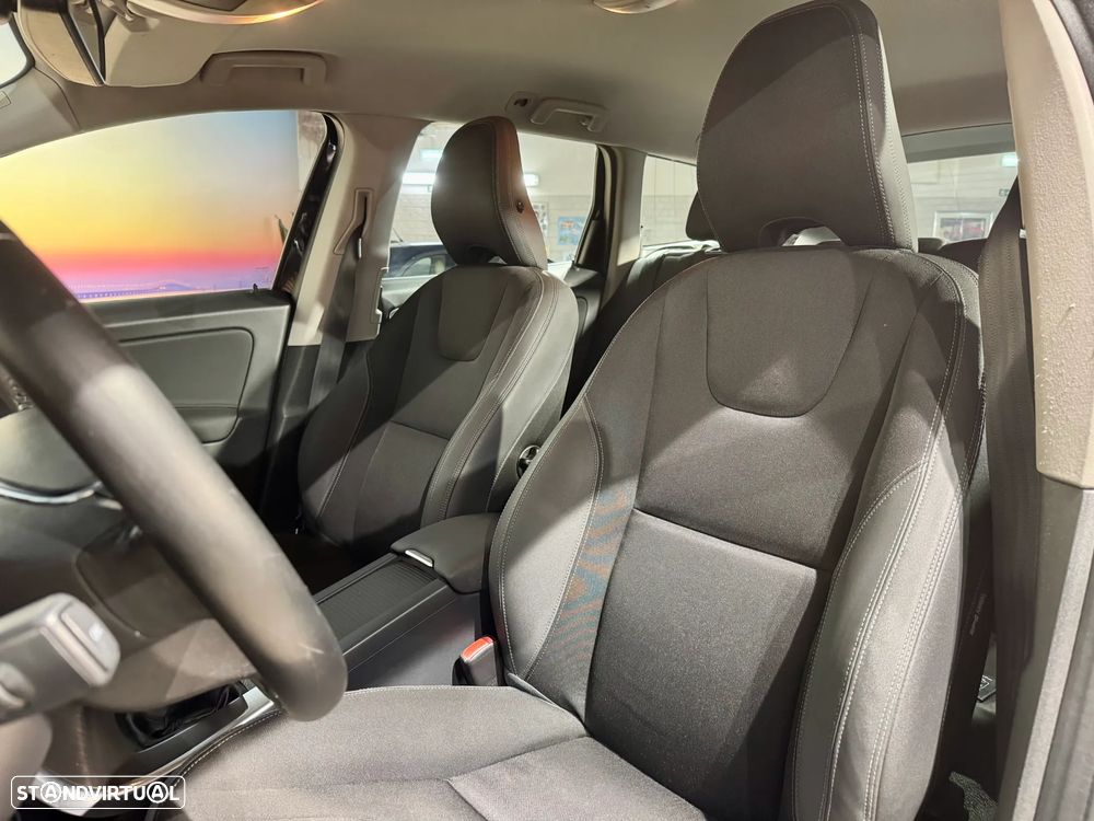 Volvo XC 60 2.0 D4 Momentum - 13