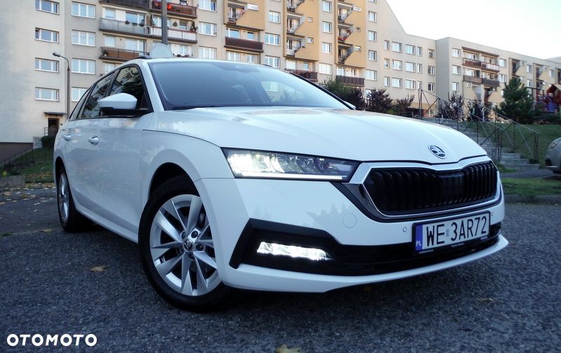 Skoda Octavia 2023 photo 2