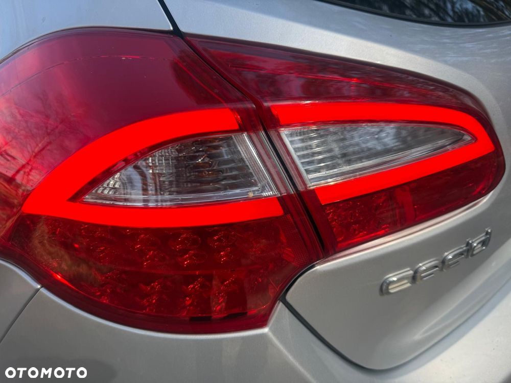 Kia Ceed 1.6 GDI Platinum Edition - 9