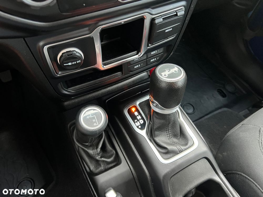 Jeep Wrangler - 16