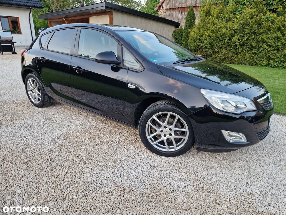 Opel Astra 1.6 NAVI - 26