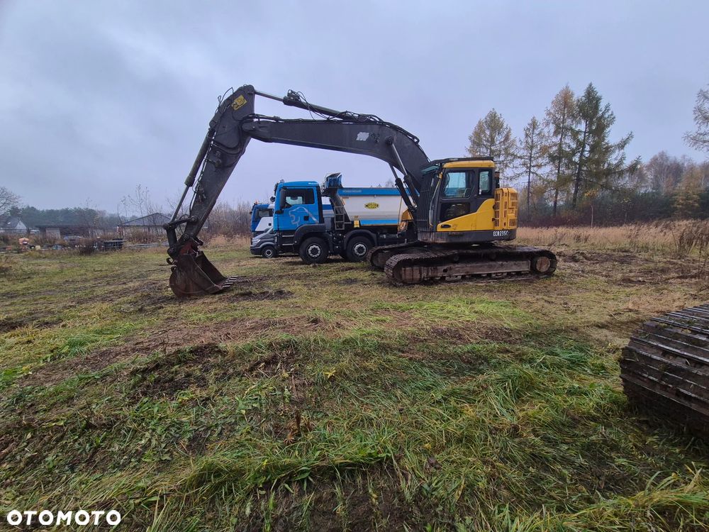 Volvo ECR235EL - 11