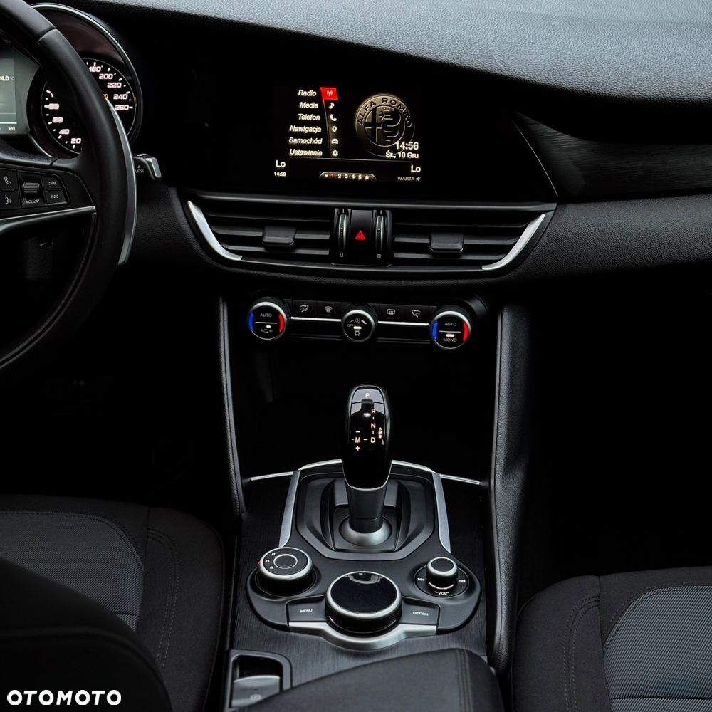 Alfa Romeo Giulia - 17