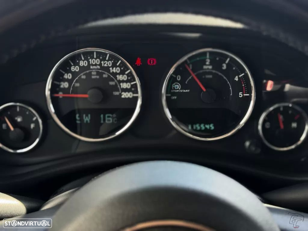 Jeep Wrangler Unlimited 2.8 CRD DPF Auto Sport - 15