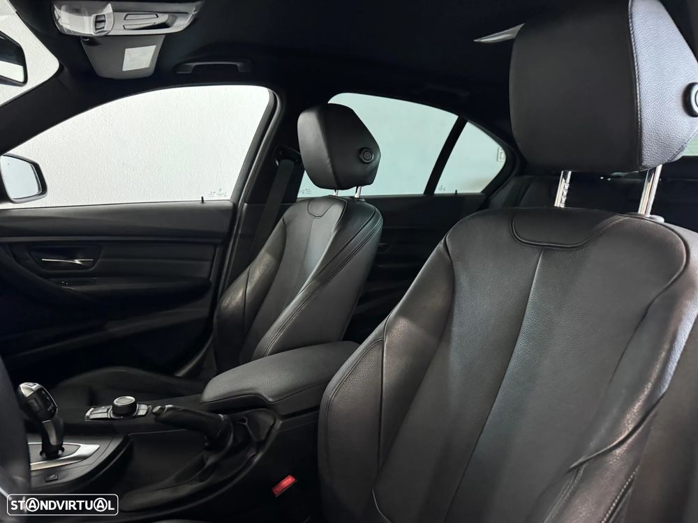 BMW 330 i Pack M Auto - 12