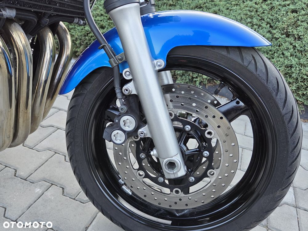 Yamaha XJR - 18