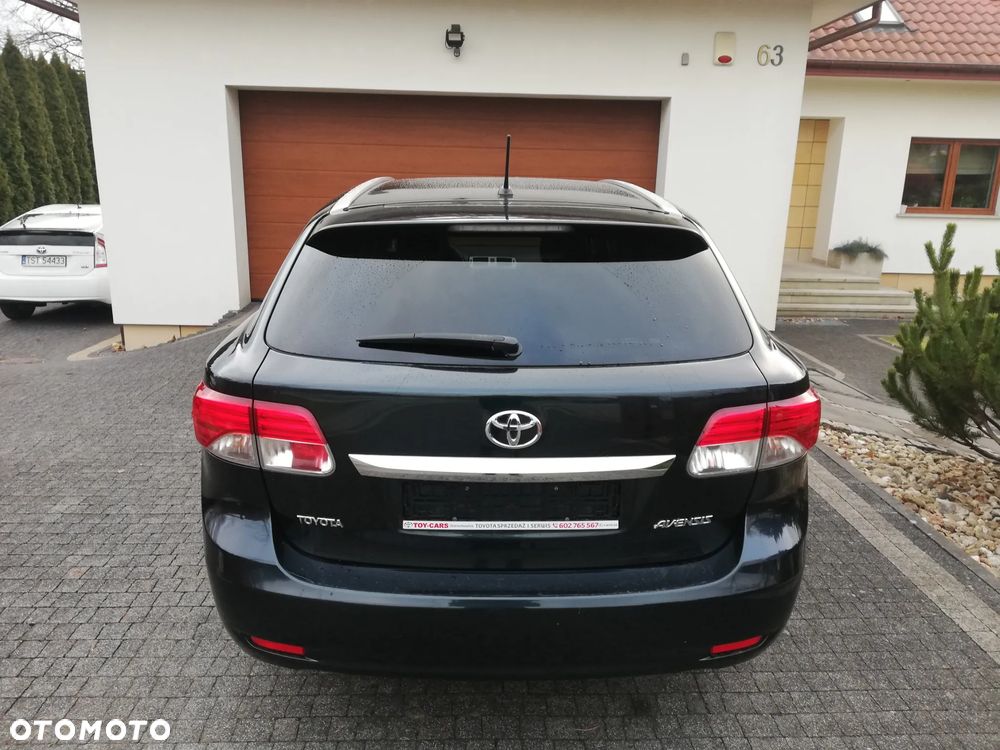 Toyota Avensis - 11