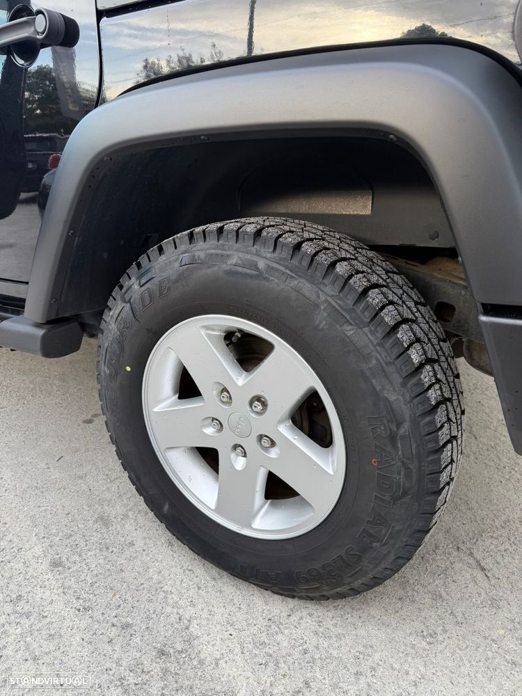 Jeep Wrangler Unlimited - 12