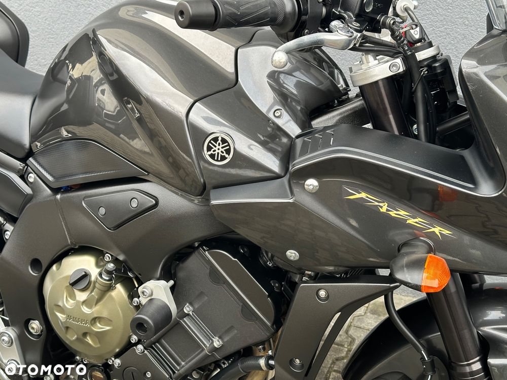 Yamaha FZ - 22