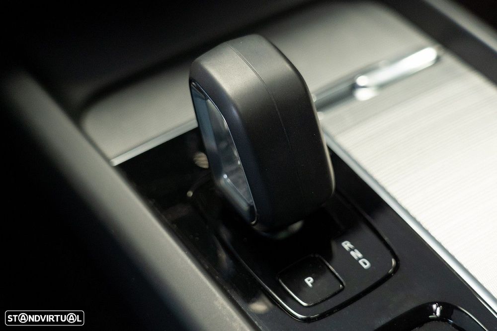 Volvo XC 60 2.0 T6 PHEV Plus Dark AWD - 42