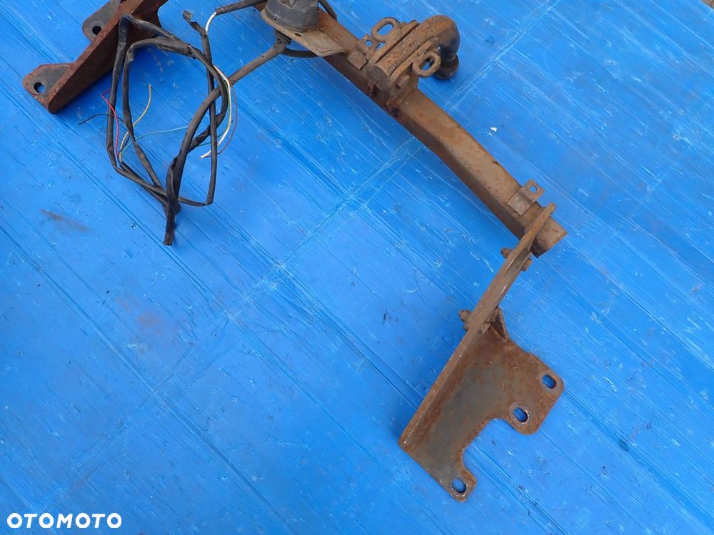 TOYOTA VERSO 09 - HAK HOLOWNICZY - 5