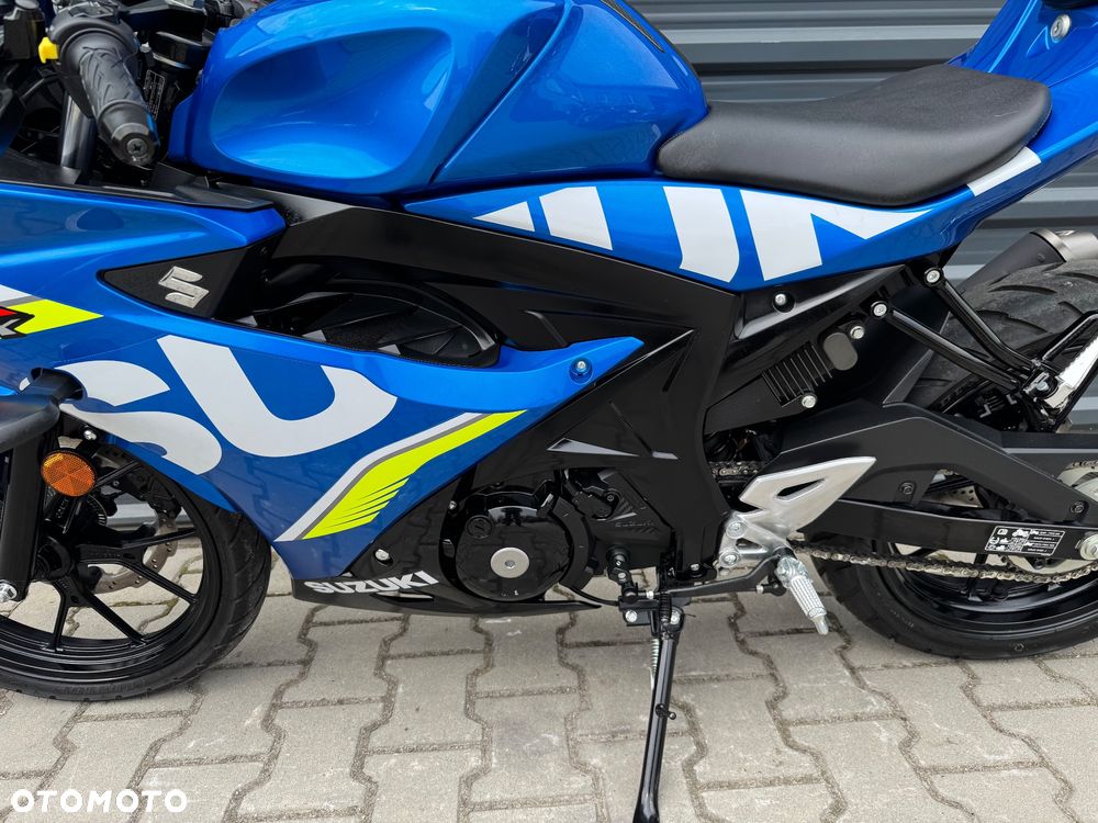 Suzuki GSX-R - 15