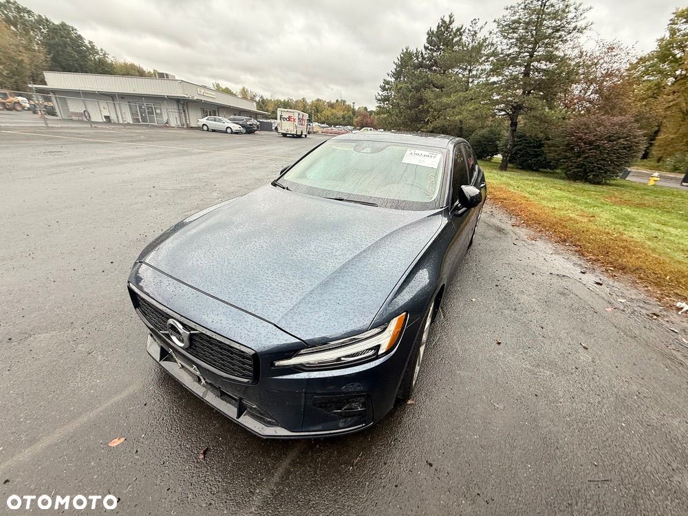 Volvo S60 T5 AWD Momentum Pro - 1