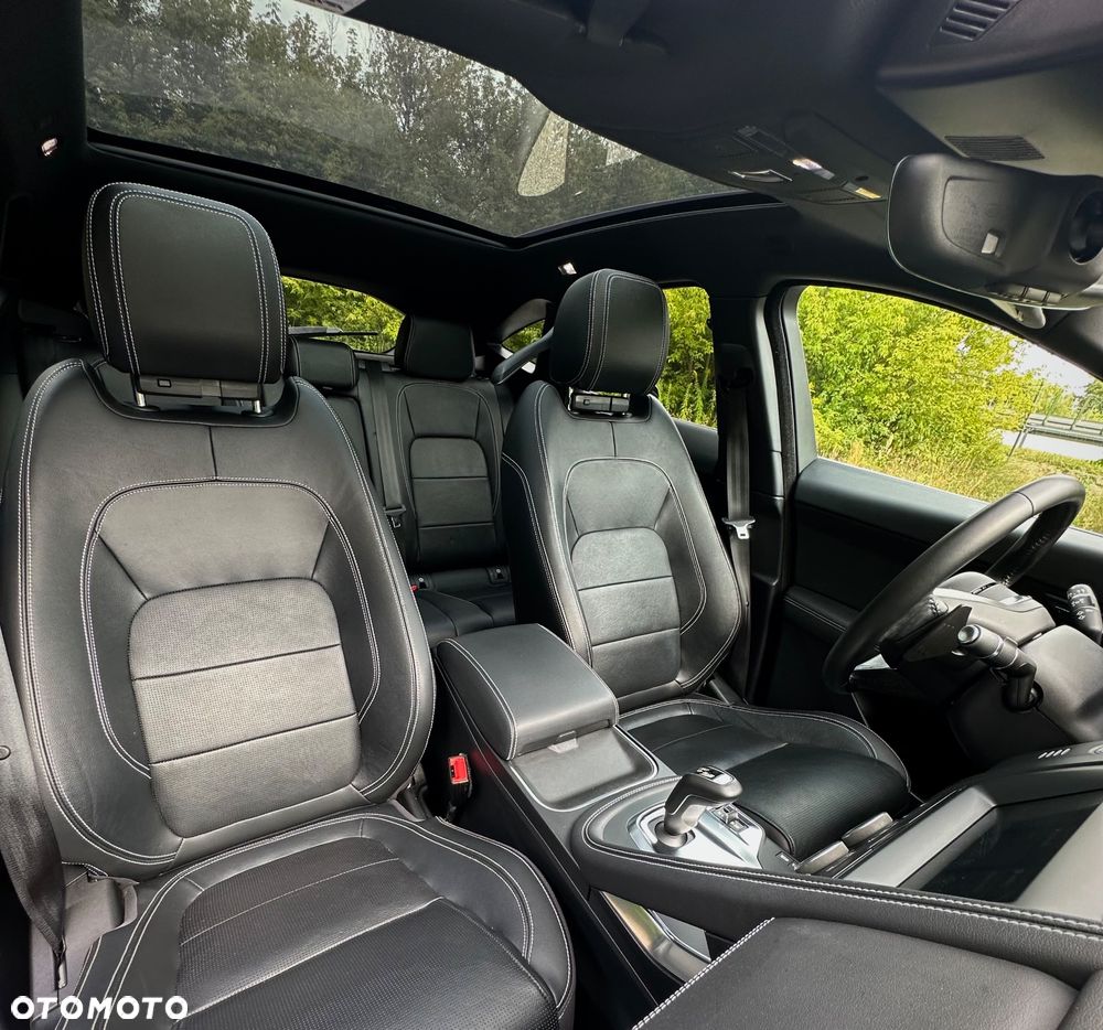 Jaguar E-Pace P300 AWD R-Dynamic S - 17