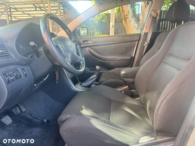 Toyota Avensis 2.0 VVT-i Sol - 7