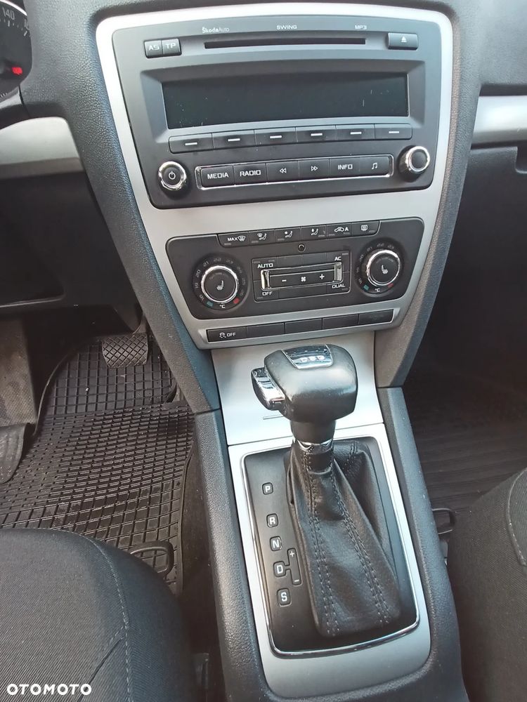 Skoda Octavia 1.4 TSI Ambiente DSG - 8