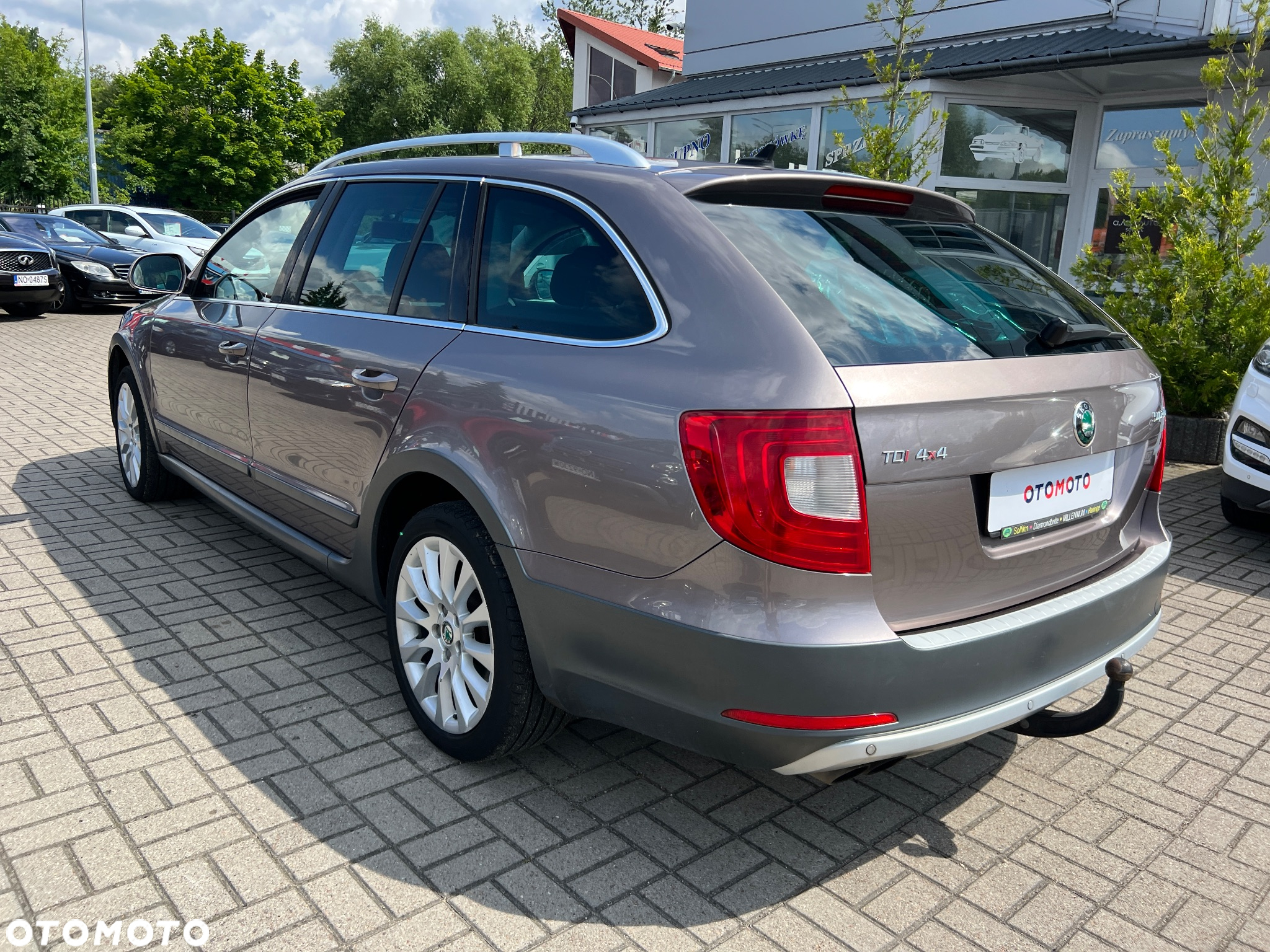 Skoda Superb 2.0 TDI 4x4 DSG Exclusive - 16