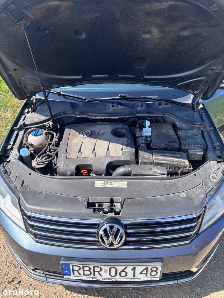 Volkswagen Passat 1.6 TDI DPF BlueMotion Technology Comfortline - 26