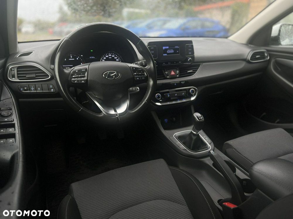 Hyundai i30 1.6 D Classic + - 7