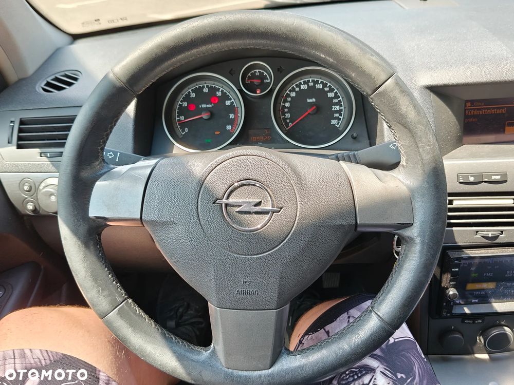 Opel Astra 2.0 T Cosmo - 19