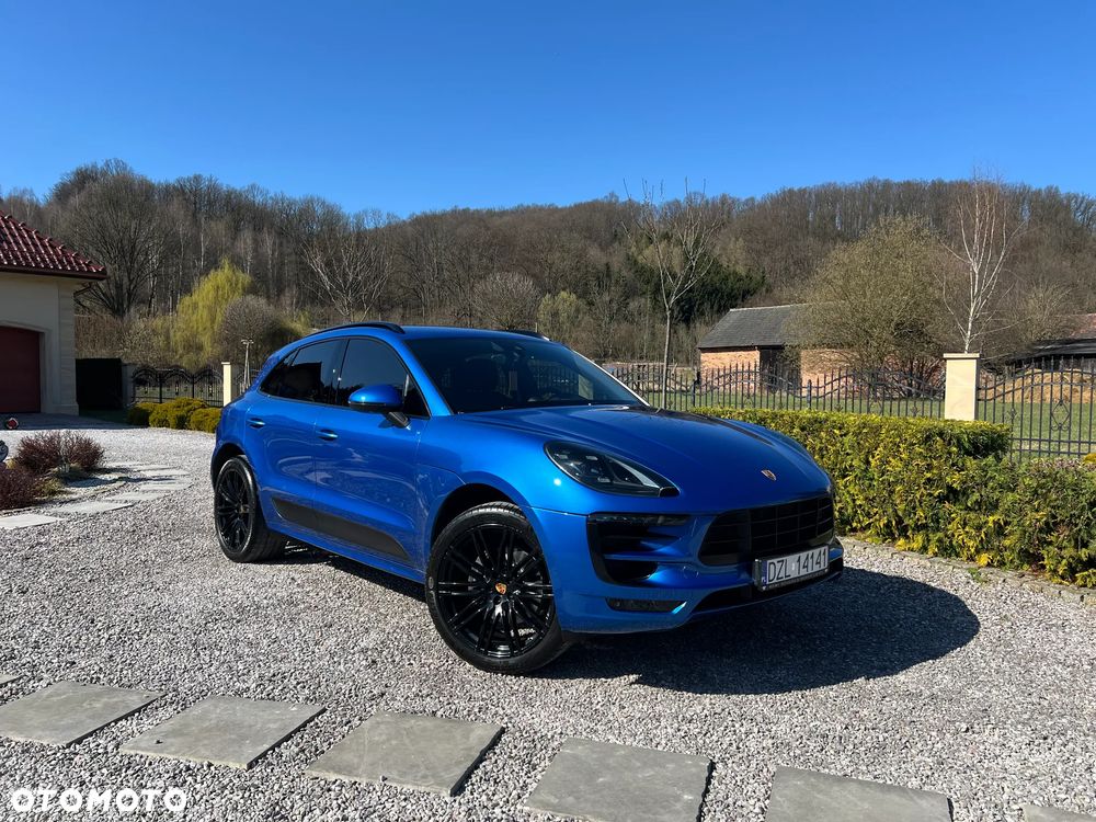 Porsche Macan - 1