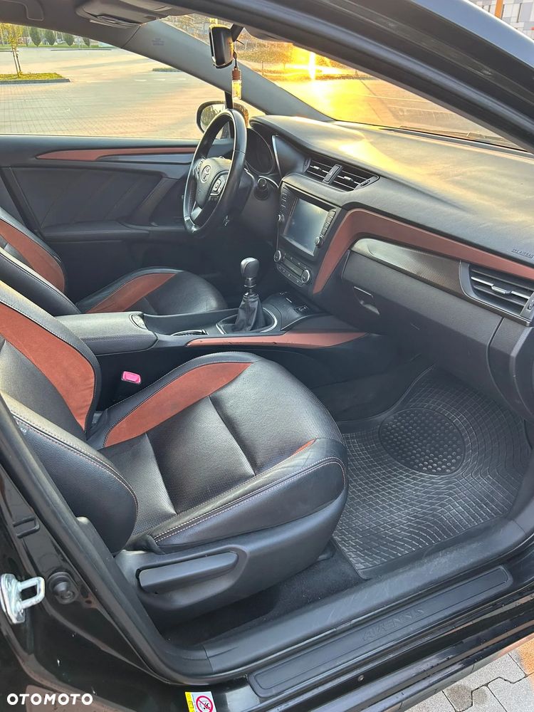 Toyota Avensis 2.0 D-4D Premium - 10