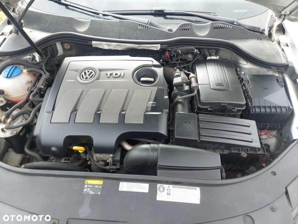 Volkswagen Passat 1.6 TDI Comfortline - 5