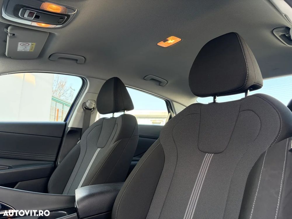 Hyundai Elantra 1.6 l 123 CP CVT Exclusive - 16