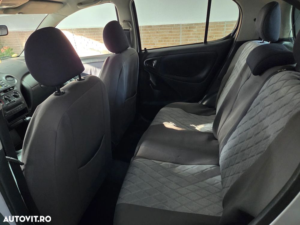 Toyota Yaris 1.0 Sol - 5