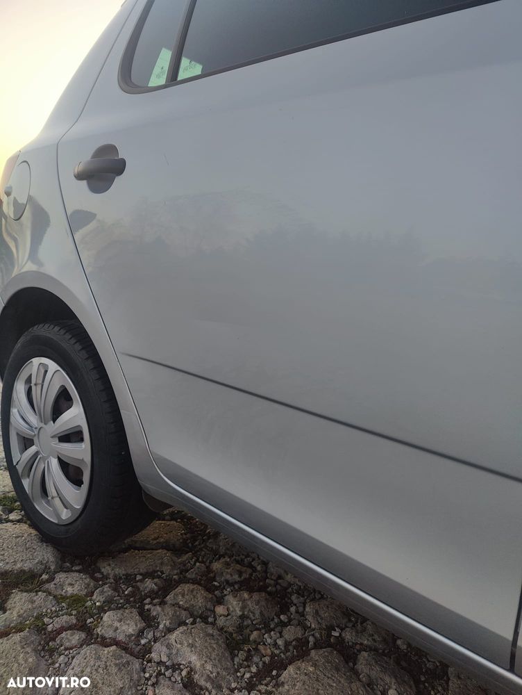 Skoda Fabia 1.2 HTP Ambiente - 4